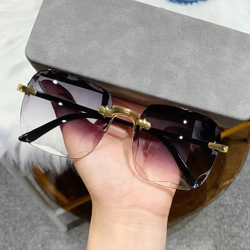 Baddie Square Sunnies