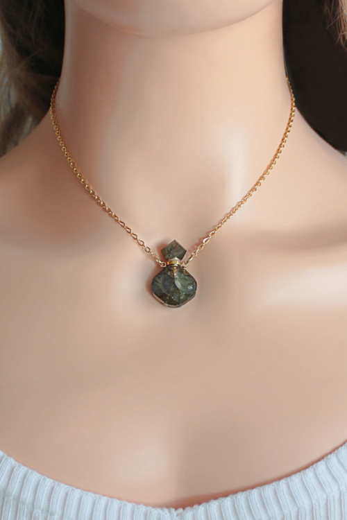 Crystal Bottle Necklace – 24K Gold Healing Stone Aromatherapy Pendant